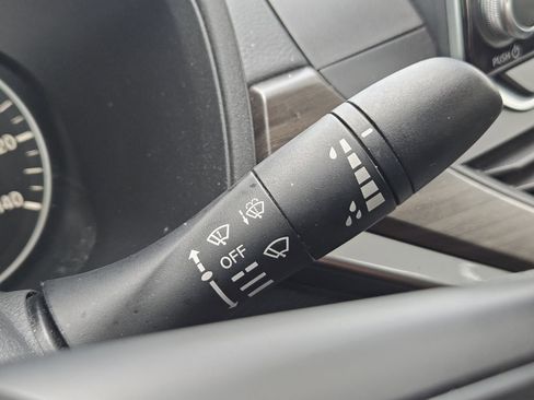 Used 2024 Nissan Altima 2.5 SV FWD image 29