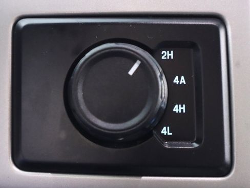 Used 2020 Ford F150 Lariat w/ Equipment Group 502A Luxury AWD/4WD image 31