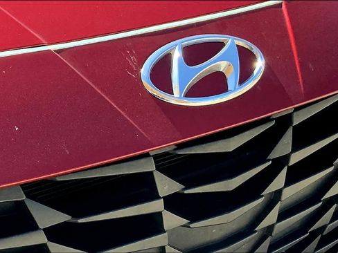 Used 2022 Hyundai Elantra SEL w/ Convenience Package FWD image 29