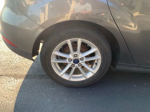 Used 2017 Ford Focus SE FWD image 19