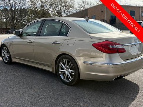 Used 2012 Hyundai Genesis 3.8 w/ Premium Pkg image 4