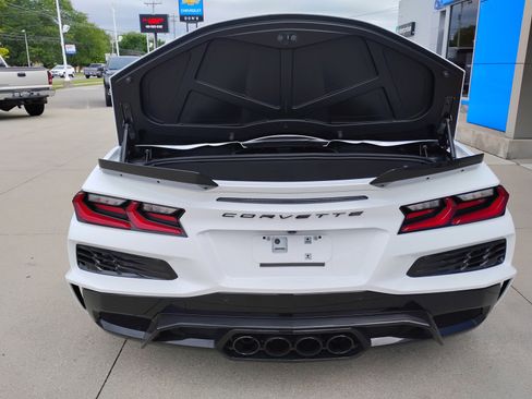 Used 2024 Chevrolet Corvette Z06 w/ Battery Protection Package image 8