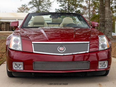 Used 2007 Cadillac XLR V image 13