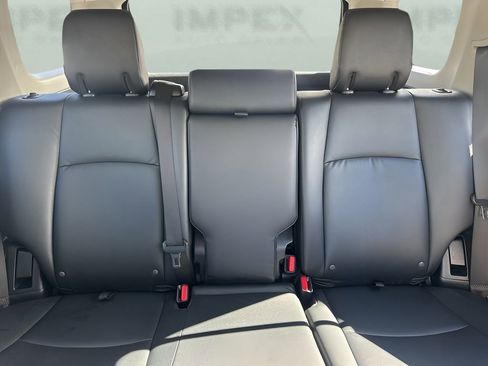 Used 2024 Toyota 4Runner TRD Off-Road Premium image 11