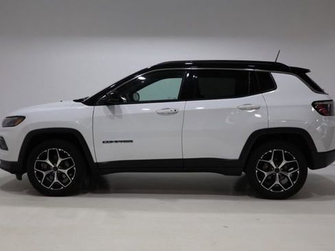 Used 2025 Jeep Compass Limited AWD/4WD image 4