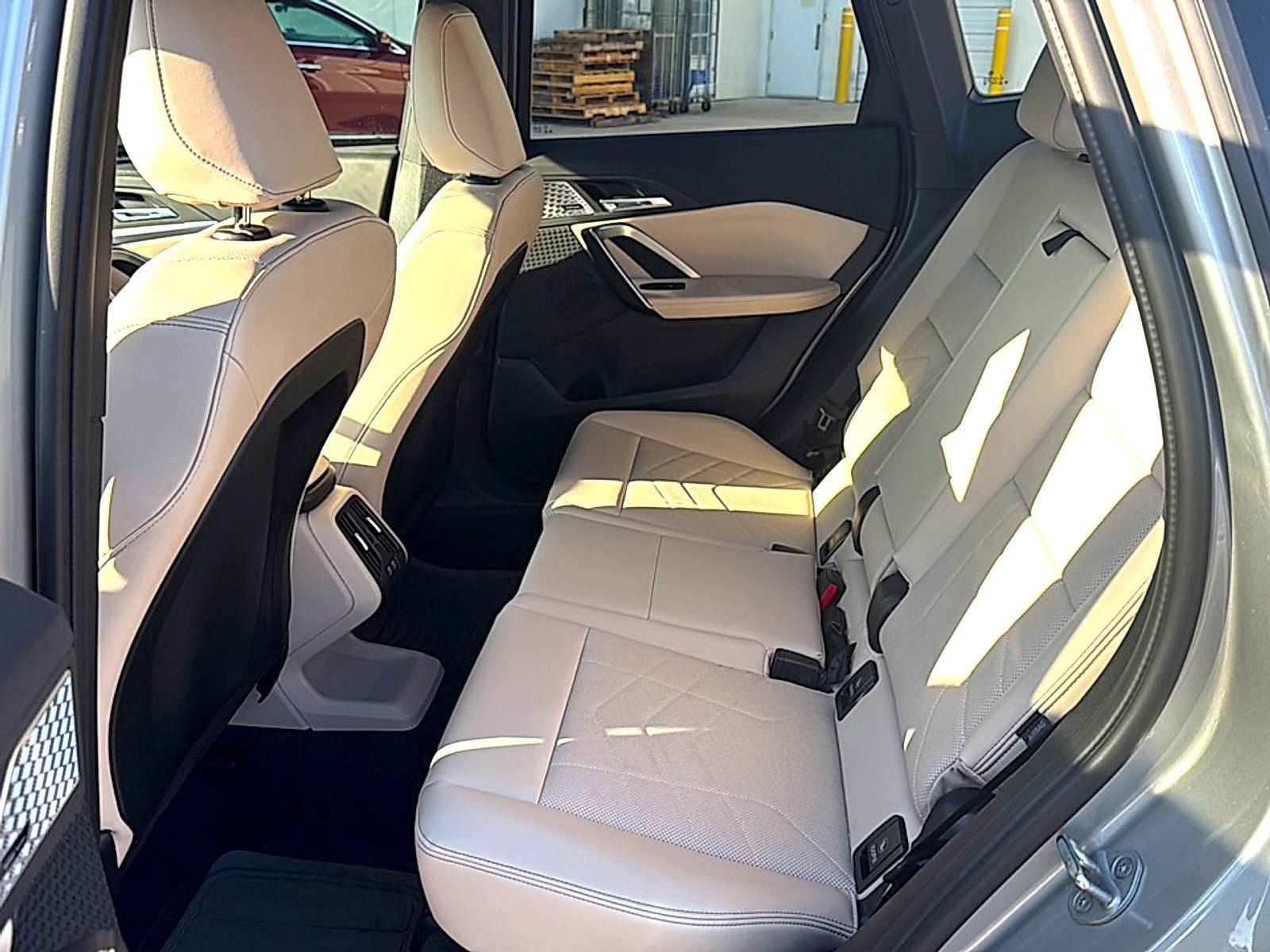 Used 2025 BMW X1 xDrive28i w/ Technology Package AWD/4WD image 8