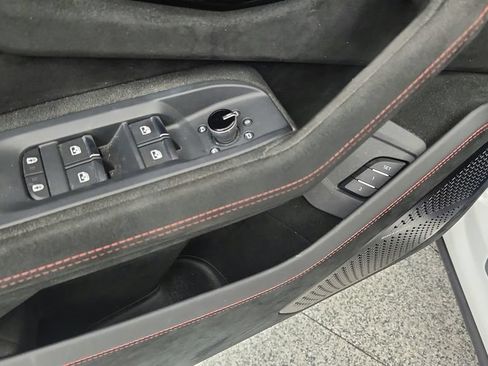 Used 2023 Lamborghini Urus Performante AWD/4WD image 37