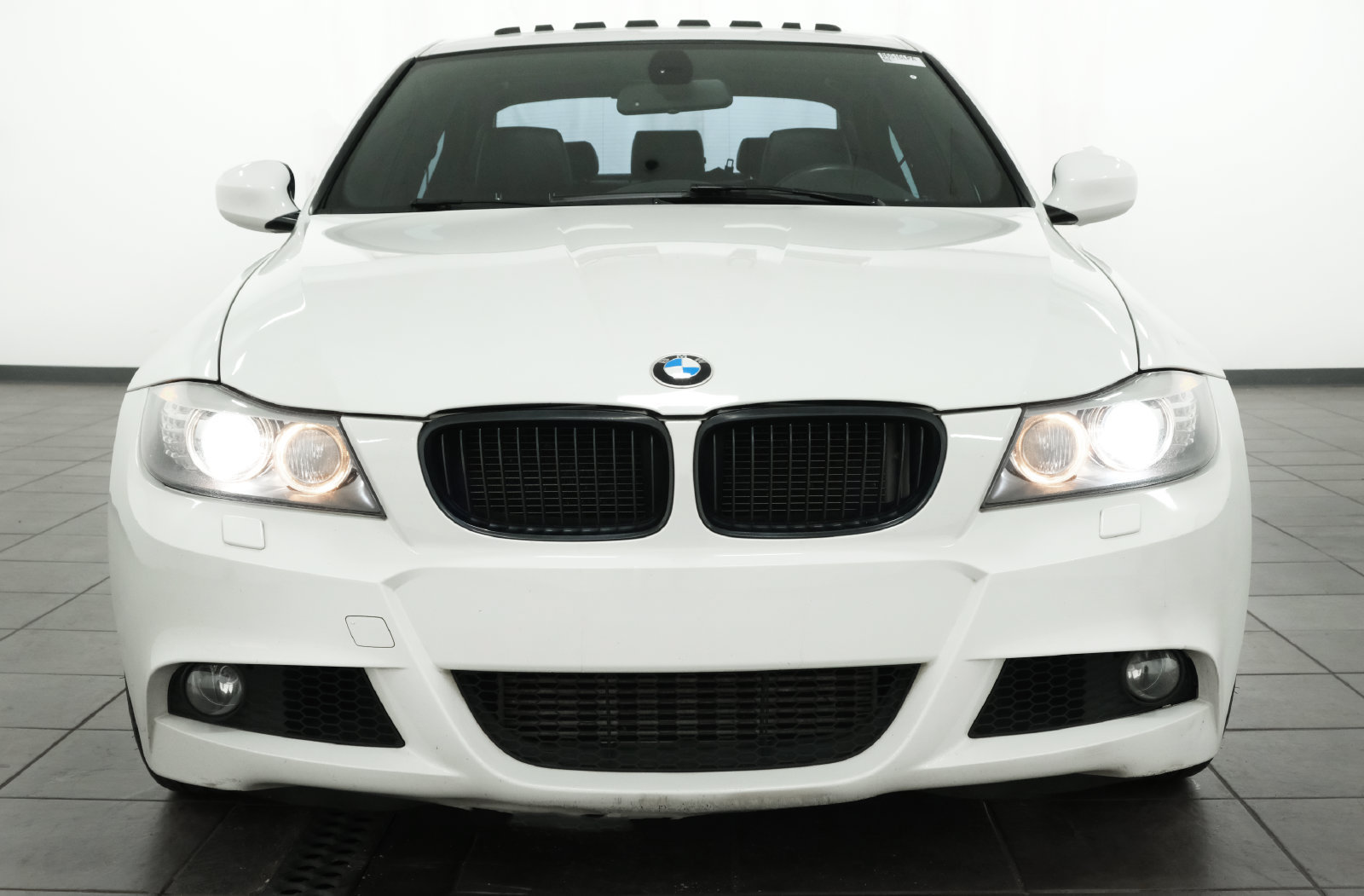 Used 2011 BMW 335i xDrive Sedan AWD/4WD image 8