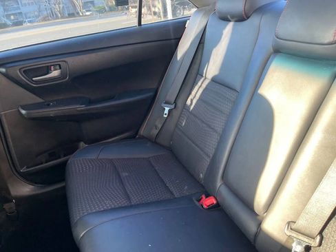 Used 2015 Toyota Camry SE FWD image 22