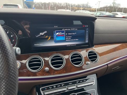 Used 2017 Mercedes-Benz E 300 4MATIC image 11
