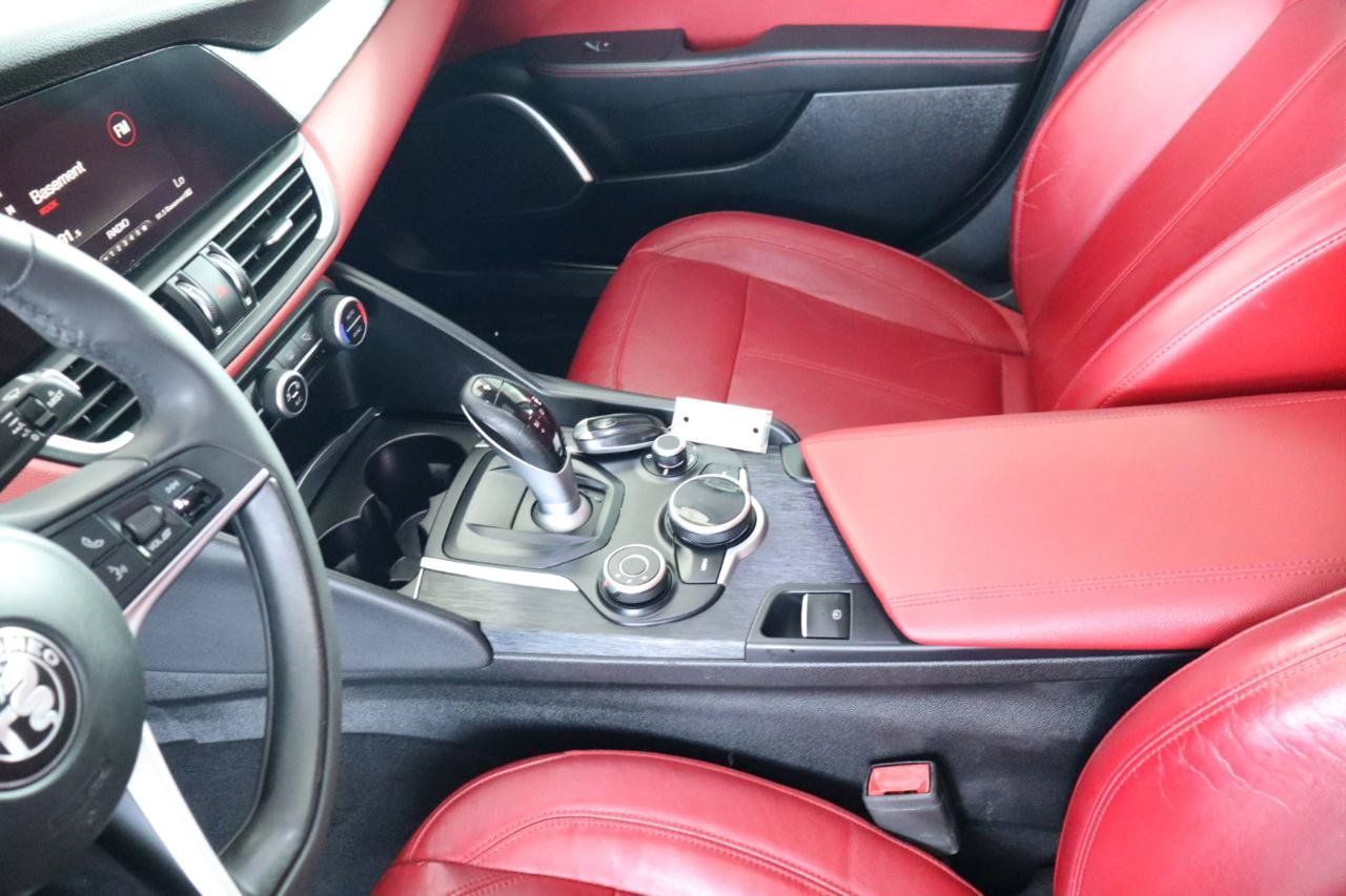 Used 2019 Alfa Romeo Giulia w/ Quick Order Package 22K Sport RWD image 22