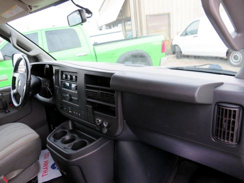 Used 2018 Chevrolet Express 3500 LT w/ LT Preferred Equipment Group image 20