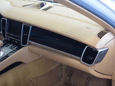 Used 2016 Porsche Panamera AWD/4WD image 45