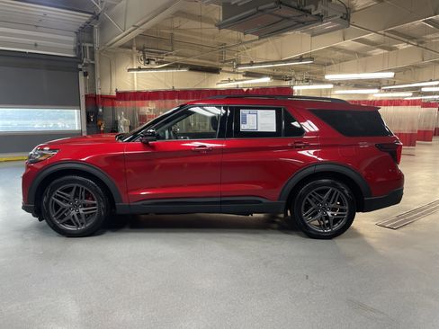 Used 2026 Ford Explorer ST w/ Sun And Sound Package AWD/4WD image 7