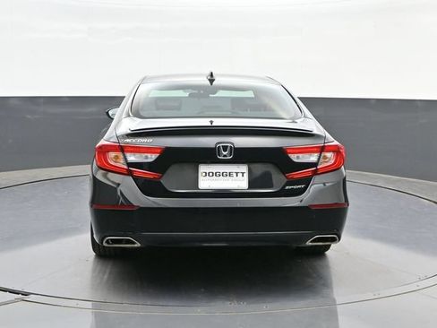 Used 2018 Honda Accord Sport image 8