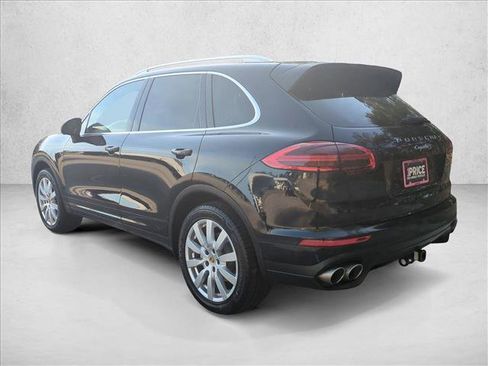 Used 2018 Porsche Cayenne S image 8