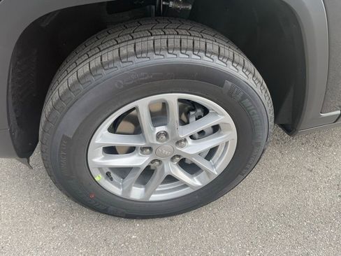 New 2025 Jeep Grand Cherokee Laredo X image 30