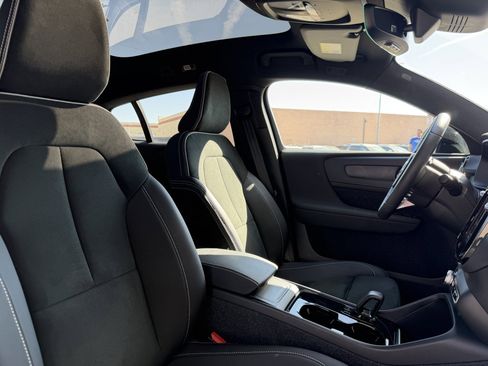 Used 2023 Volvo C40 P8 Recharge Plus image 42