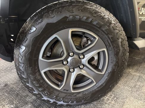 Used 2018 Jeep Wrangler Unlimited Sport S image 3