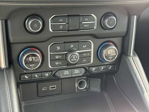 Used 2022 Chevrolet Suburban Premier AWD/4WD image 18