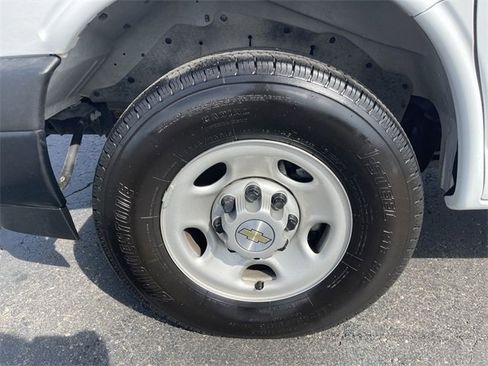 Used 2024 Chevrolet Express 2500 image 6