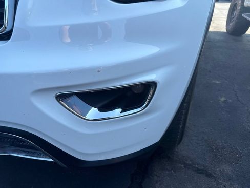 Used 2017 Jeep Grand Cherokee Limited AWD/4WD image 7