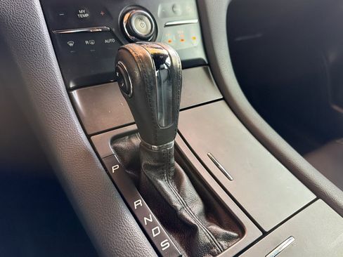 Used 2015 Ford Taurus SEL w/ Equipment Group 201A FWD image 22