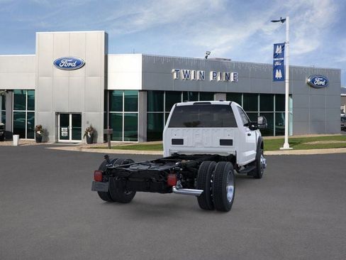 New 2025 Ford F450 XLT w/ XLT Value Package image 8