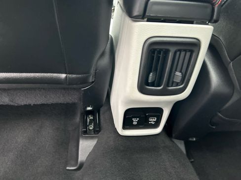 Used 2018 Jeep Compass Limited w/ Navigation Group AWD/4WD image 25