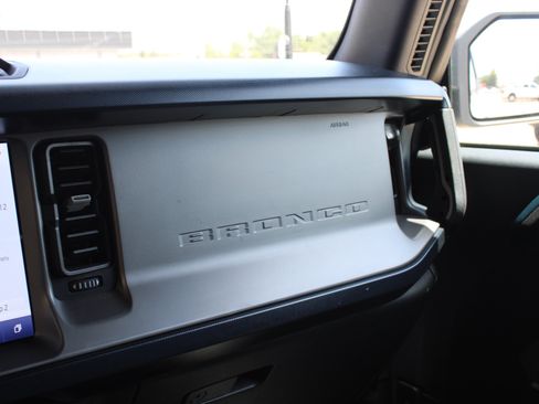 Used 2021 Ford Bronco First Edition AWD/4WD image 32
