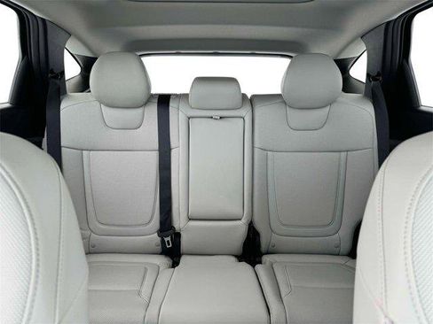 New 2025 Hyundai Tucson Limited image 16
