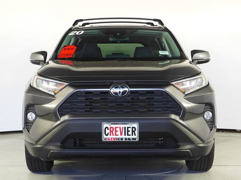 Used 2020 Toyota RAV4 XLE image 3