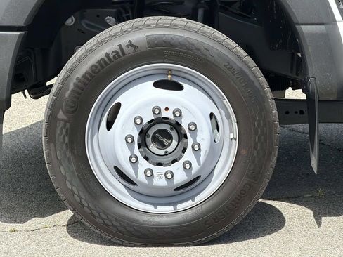 New 2025 Ford F550 4x4 Crew Cab Super Duty image 29