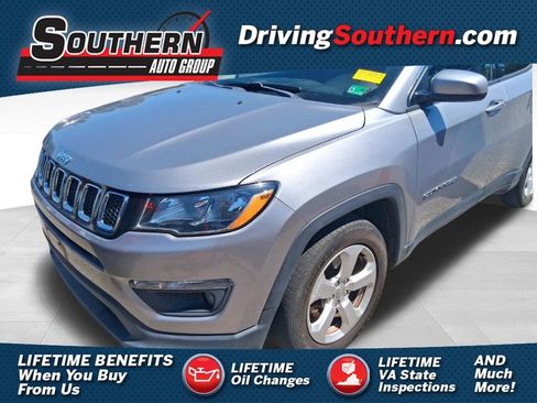 Used 2019 Jeep Compass Latitude w/ Cold Weather Group FWD image 1