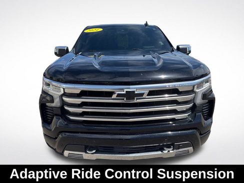 Used 2024 Chevrolet Silverado 1500 High Country w/ High Country Premium Package AWD/4WD image 9