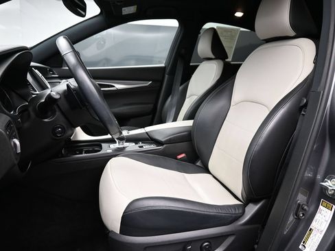 Used 2023 INFINITI QX55 Essential AWD/4WD image 3