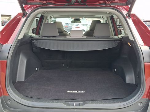 Used 2021 Toyota RAV4 XLE w/ Convenience Package AWD/4WD image 29