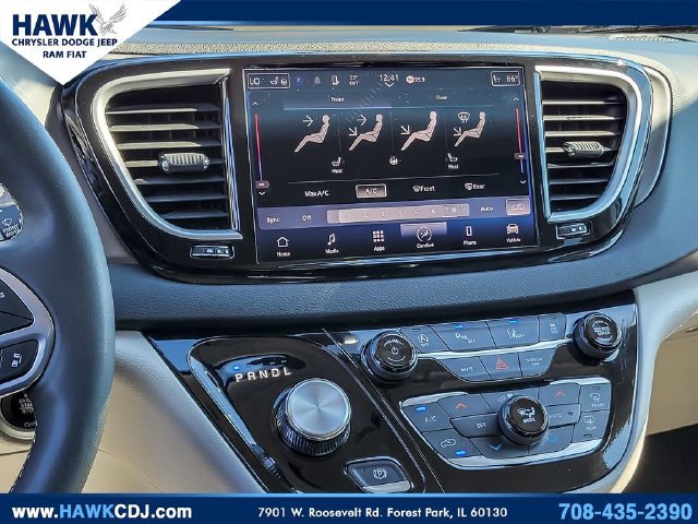 Used 2024 Chrysler Pacifica Touring-L FWD image 21