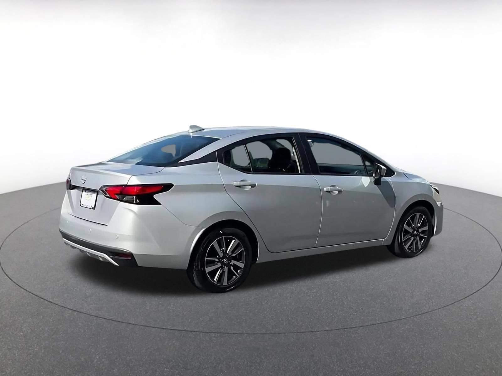 Used 2025 Nissan Versa SV FWD image 14