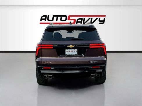 Used 2025 Chevrolet Traverse High Country image 6