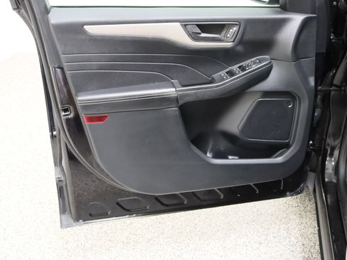 Used 2022 Ford Escape SE FWD image 12