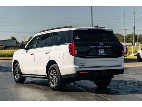 New 2025 Ford Expedition Active AWD/4WD image 3