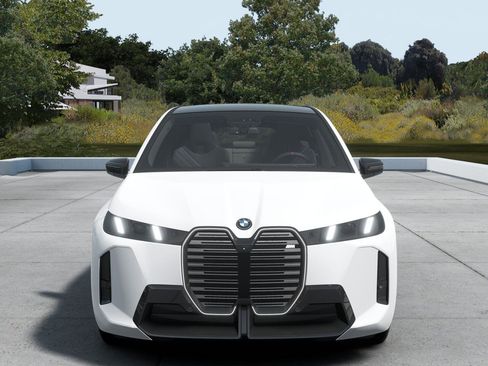 New 2026 BMW iX M70 image 3