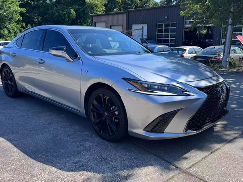 Used 2022 Lexus ES 300h F Sport w/ Accessory Package 2 FWD image 3