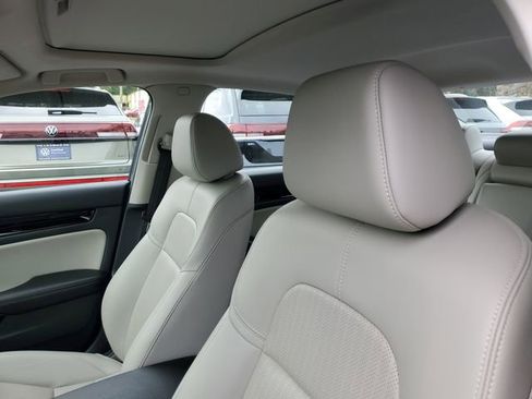Used 2024 Honda Civic Touring image 16