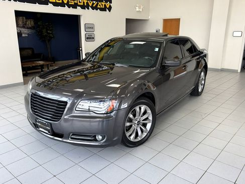 Used 2014 Chrysler 300 S w/ Luxury Group image 1