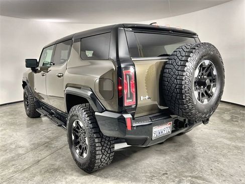 Used 2024 GMC Hummer EV 2X w/ Extreme Off-Road Package image 6