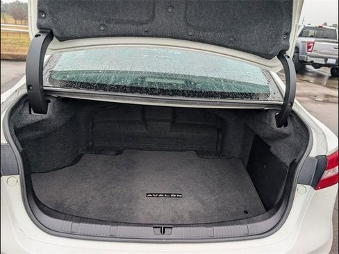 Used 2014 Toyota Avalon XLE Premium image 19