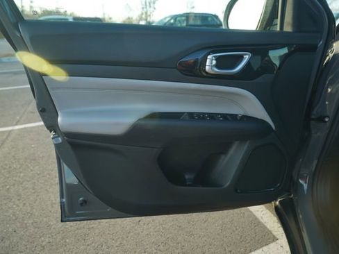 Used 2022 Jeep Compass Limited image 14