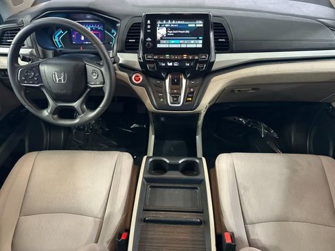 Used 2018 Honda Odyssey EX image 4